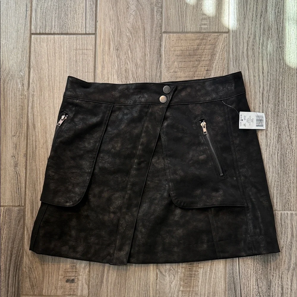 21 Saints Black Faux Leather Wrap Skirt Size‎ L Snap Front Zip Pockets NWT